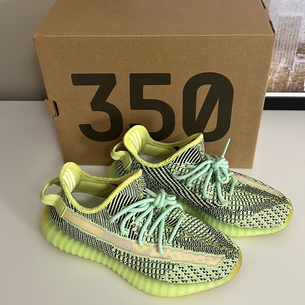 Yeezy Boost 350 V2 - Yeeree - Picture 2 of 6